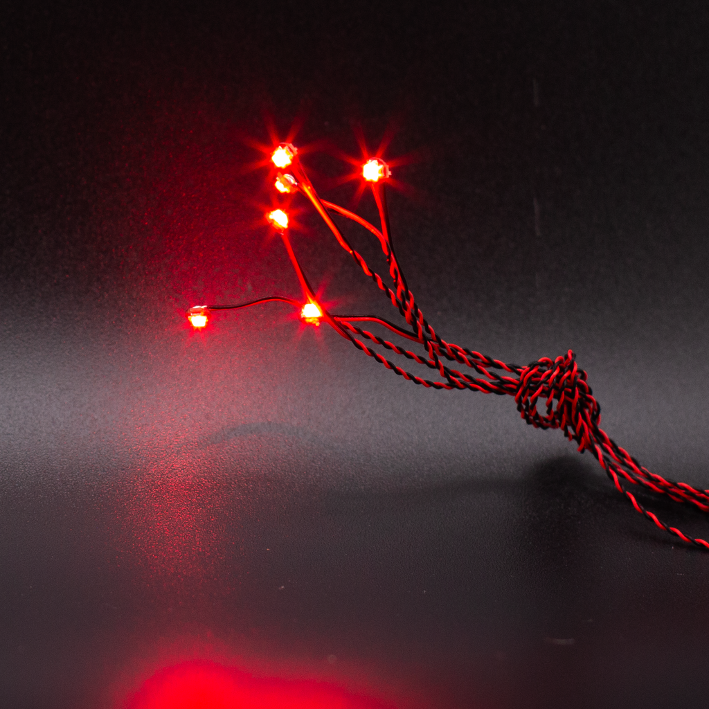 LED Dots for Tiny FX (pack of 6) - These mono LEDs fit tidily inside studs and bricks and have a JST-SUR connector for connecting to Tiny FX.